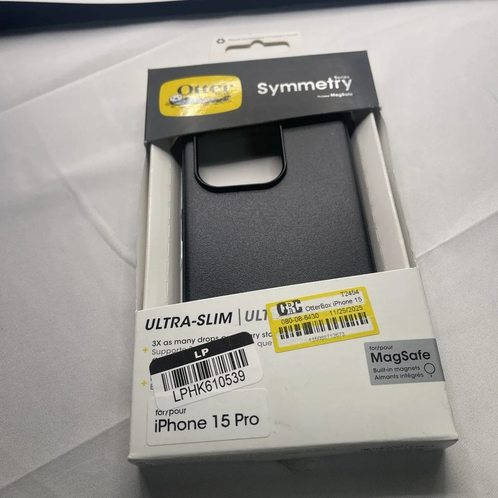 iPhone 15 Pro Otterbox Symmetry Series MagSafe Case (Black)